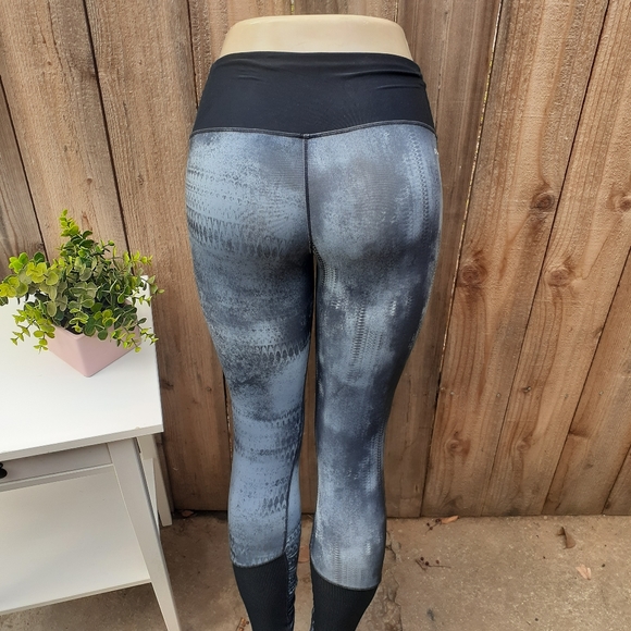 Nike Dri-Fit Printed Leggings Size Medium - Picture 6 of 8